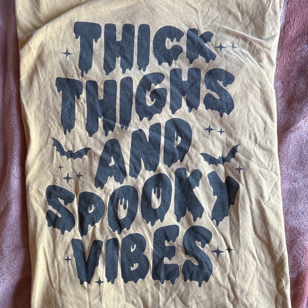 Women’s  Halloween Graphic Tee - Yellow